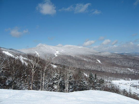 Looking north up the spine of the Green Mountains with Snowdon, Ram Head, Pico, and Little Pico all standing tall in the snow as seen from Sky Lark.